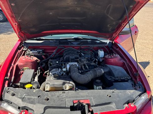 Used 2010 Ford Mustang Coupe RWD image 9