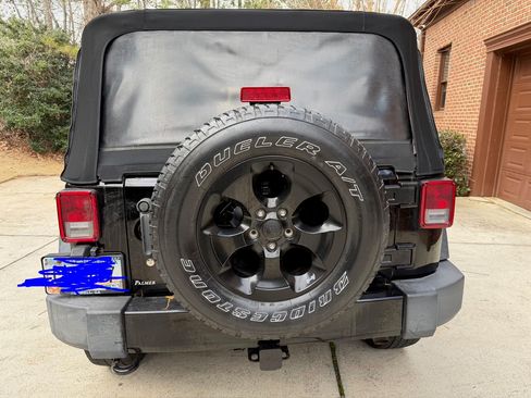 Used 2016 Jeep Wrangler Sport image 8