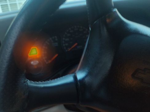 Used 2000 Chevrolet Suburban LT w/ LT Preferred Equipment Group image 9