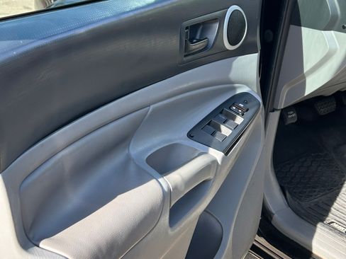 Used 2015 Toyota Tacoma PreRunner image 13