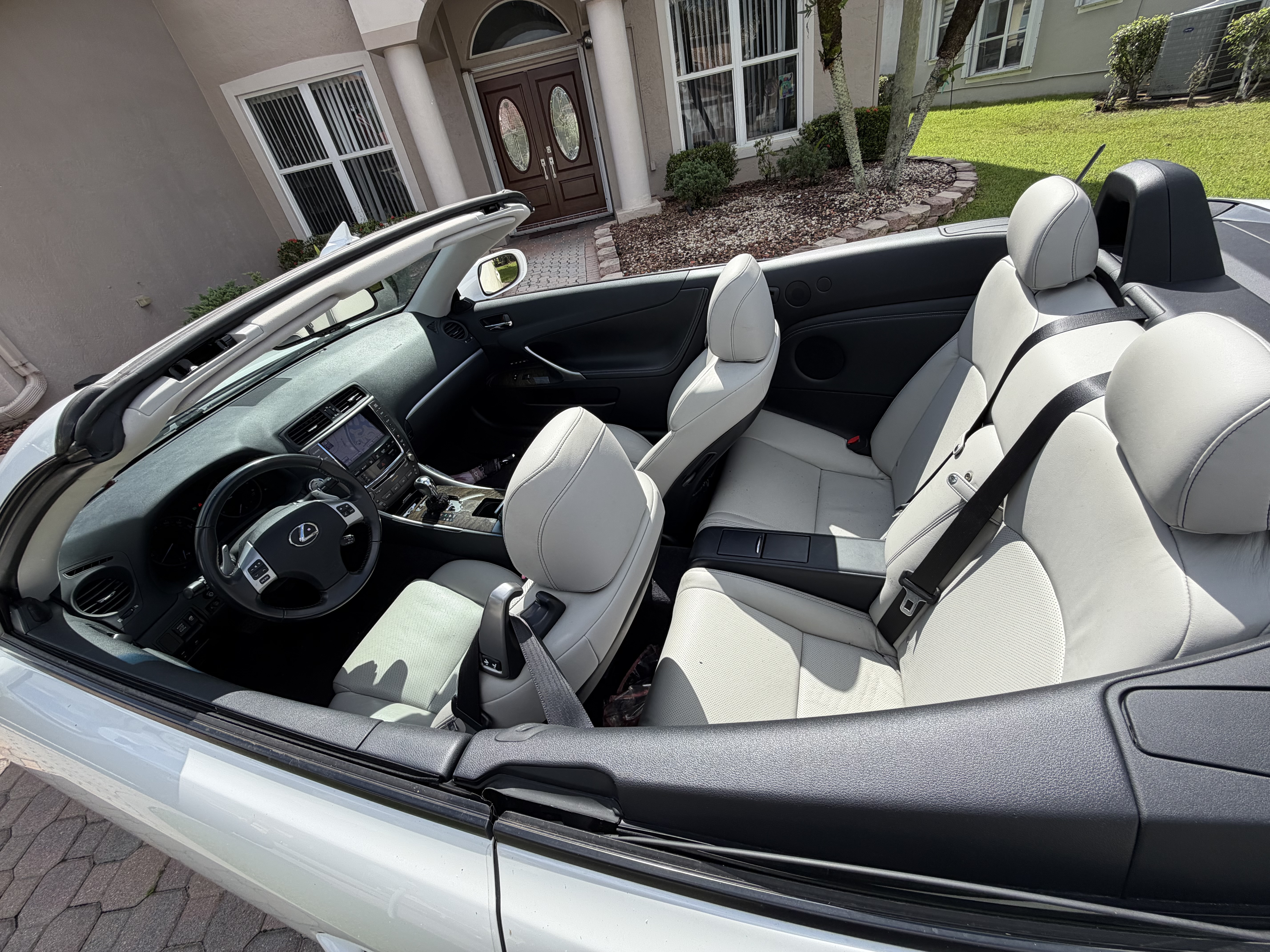 Used 2012 Lexus IS 250C w/ Luxury Pkg RWD image 13