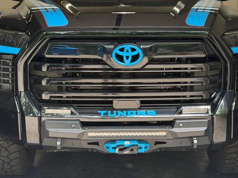 Used 2025 Toyota Tundra Limited AWD/4WD image 2