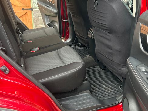 Used 2017 Nissan Rogue SV w/ SV Premium Package image 18