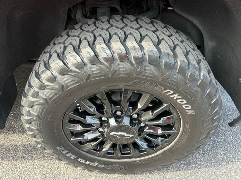Used 2021 Chevrolet Silverado 2500 LT w/ Convenience Package AWD/4WD image 19