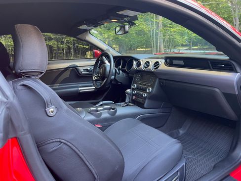 Used 2017 Ford Mustang Coupe image 14