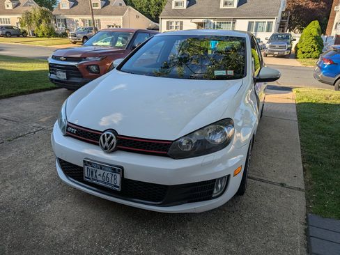 Used 2014 Volkswagen GTI Wolfsburg Edition FWD image 9