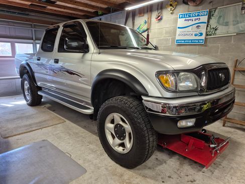 Used 2004 Toyota Tacoma PreRunner image 13