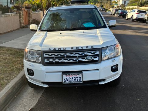 Used 2012 Land Rover LR2 HSE LUX w/ HSE Lux Pkg image 4