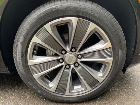 Used 2026 Cadillac Vistiq Luxury image 25