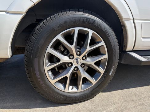 Used 2016 Ford Expedition XLT w/ Equipment Group 201A image 10