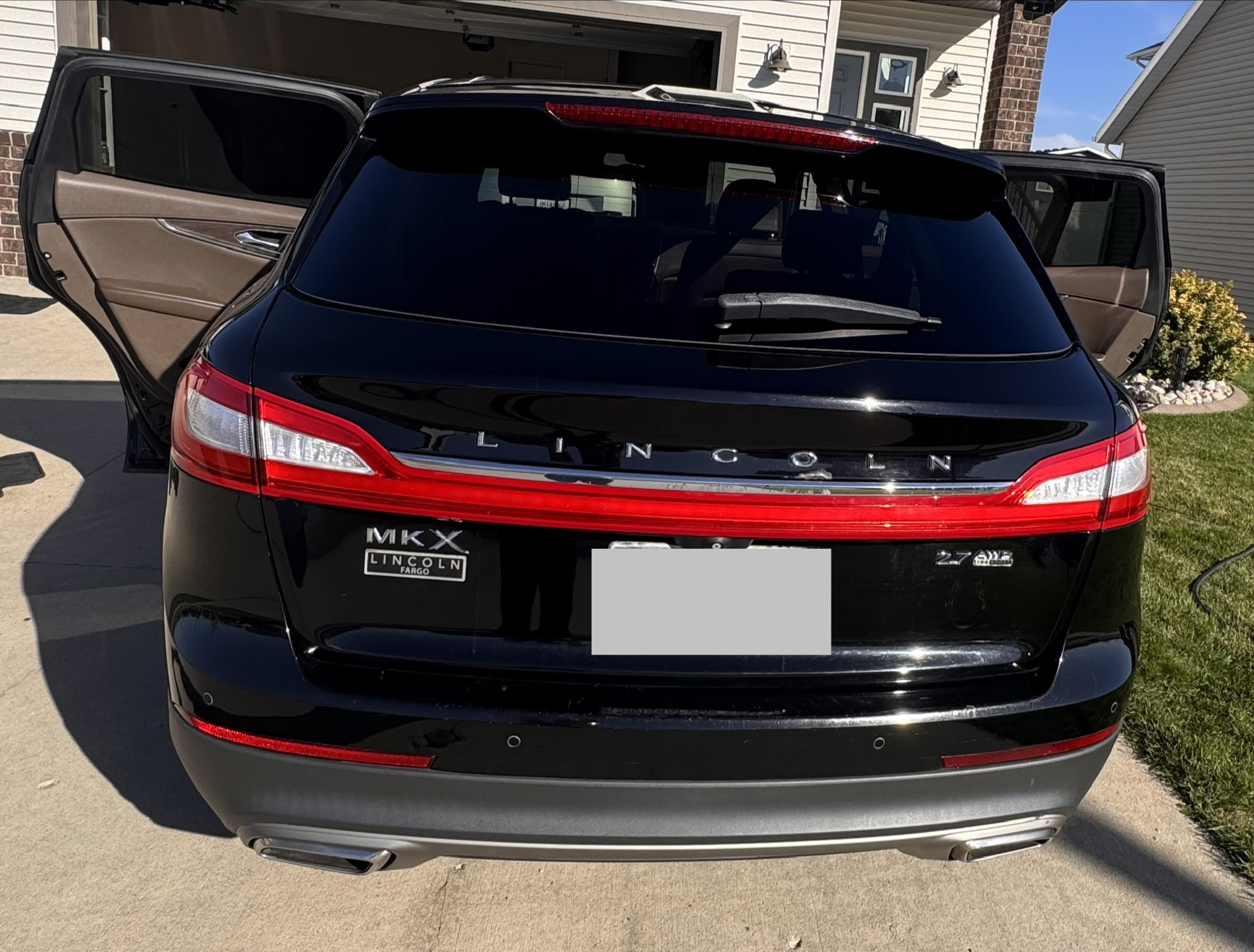 Used 2016 Lincoln MKX Reserve w/ Technology Package AWD/4WD image 4