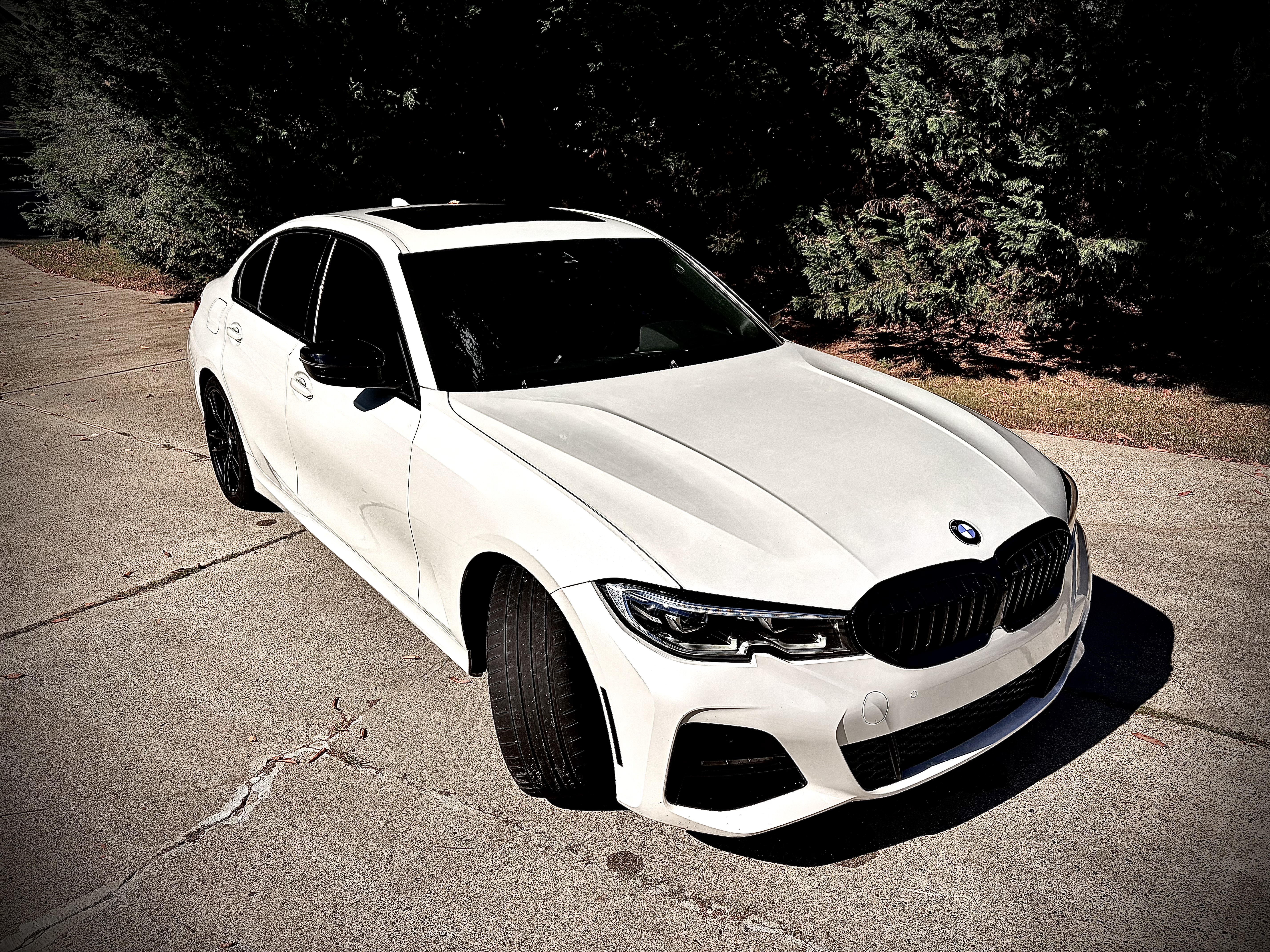 Used 2021 BMW 330i Sedan w/ M Sport Package RWD image 4