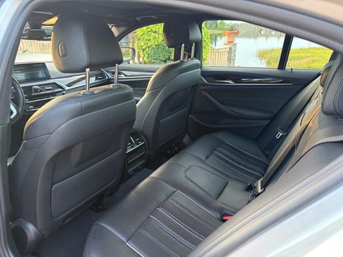 Used 2019 BMW 530i xDrive w/ Convenience Package AWD/4WD image 9