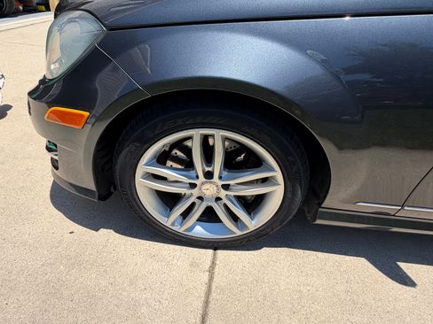 Used 2014 Mercedes-Benz C 300 4MATIC Sedan image 4