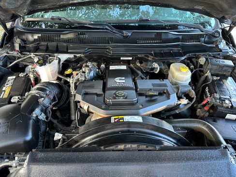 Used 2018 RAM 2500 Tradesman w/ Chrome Appearance Group image 17