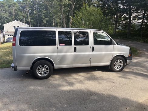 Used 2012 GMC Savana 1500 LT w/ LT Preferred Equipment Group AWD/4WD image 5