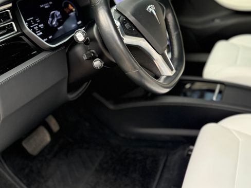 Used 2018 Tesla Model S 75D image 10
