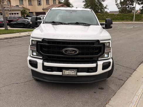 Used 2022 Ford F350 Lariat w/ Black Appearance Package AWD/4WD image 4