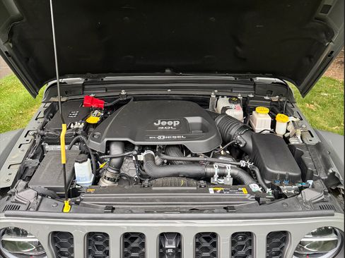 Used 2021 Jeep Gladiator Rubicon image 21