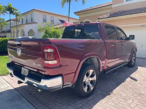 Used 2019 RAM 1500 Laramie AWD/4WD image 5
