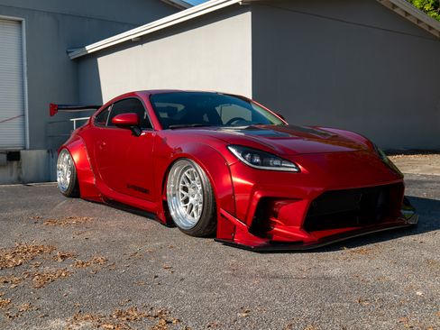 Used 2022 Toyota GR86 image 1