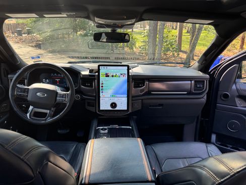 Used 2022 Ford Expedition Max Platinum image 6