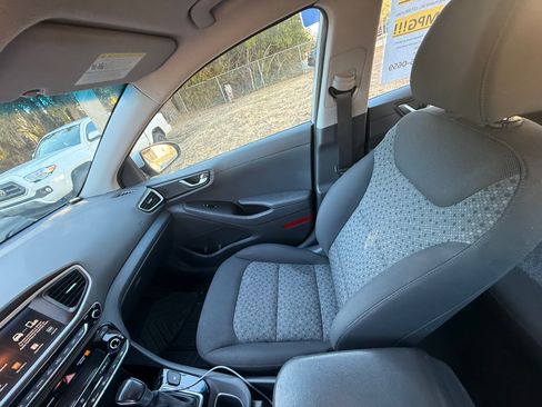 Used 2017 Hyundai Ioniq SEL image 15