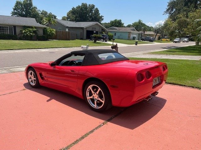 Used 2000 Chevrolet Corvette Convertible RWD image 10