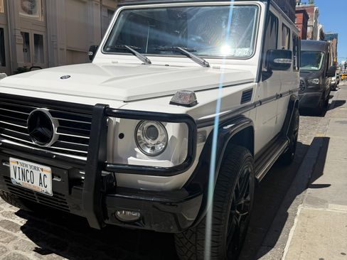 Used 2011 Mercedes-Benz G 550 image 4