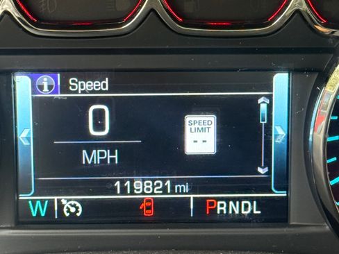 Used 2018 GMC Yukon XL SLT image 5