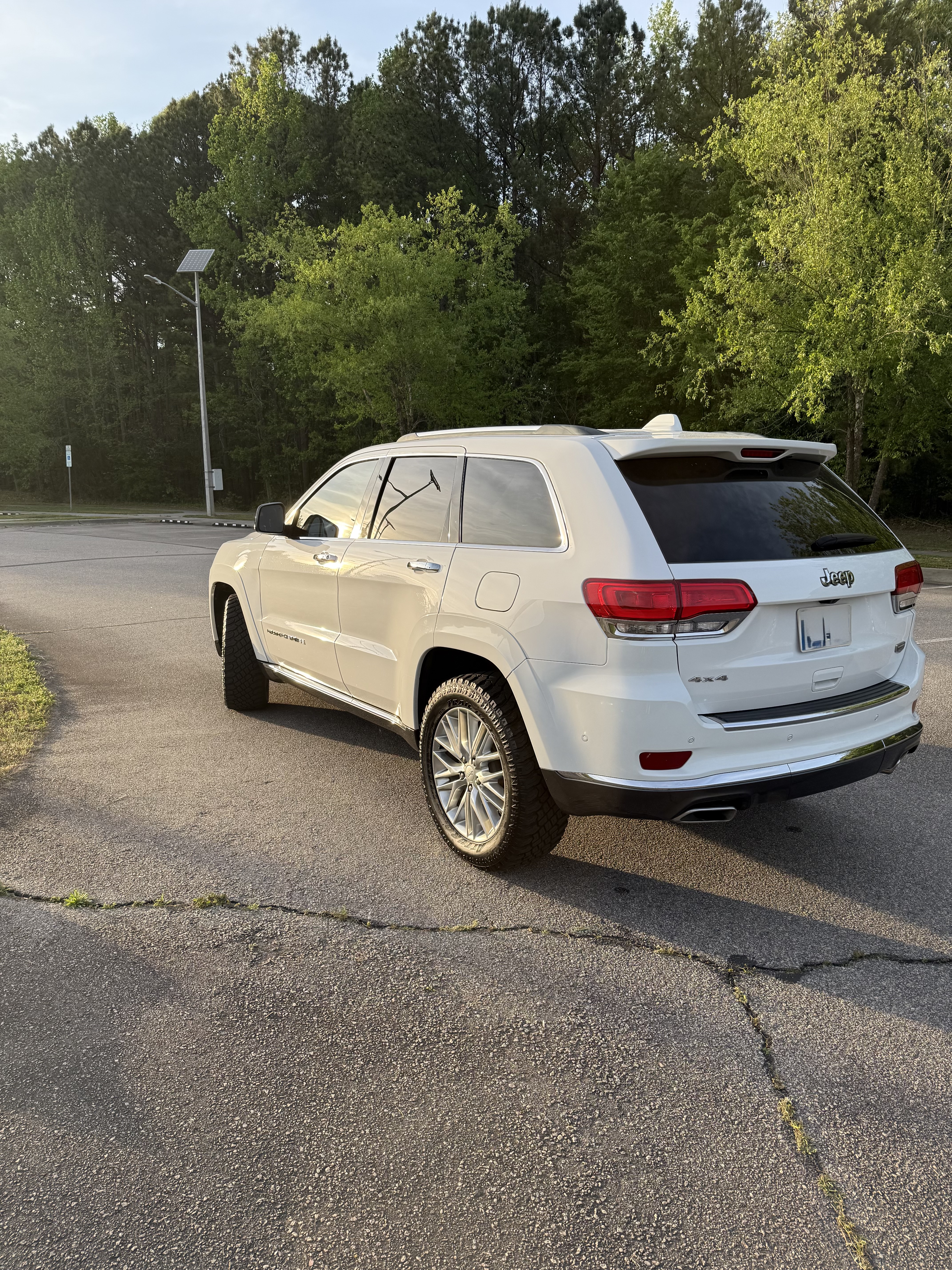 Used 2018 Jeep Grand Cherokee Summit w/ Skid Plate Group AWD/4WD image 5