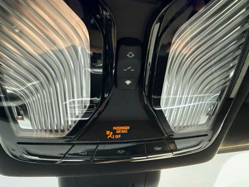 Used 2022 BMW X7 xDrive40i w/ M Sport Package AWD/4WD image 21