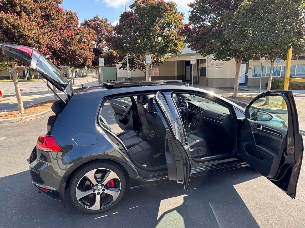 Used 2017 Volkswagen GTI Autobahn FWD image 10