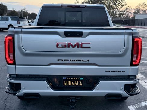 Used 2022 GMC Sierra 1500 Denali AWD/4WD image 10