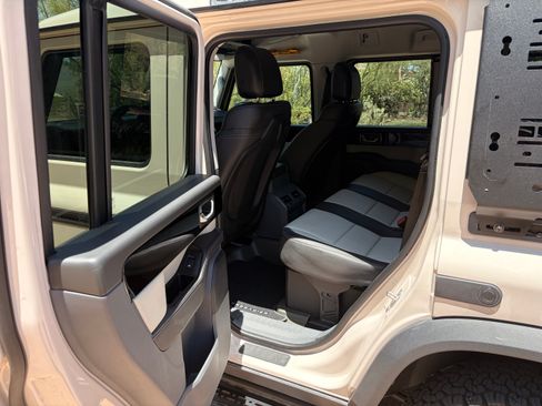 Used 2025 INEOS Grenadier AWD/4WD image 17