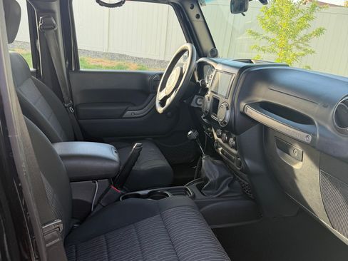 Used 2012 Jeep Wrangler Unlimited Sport AWD/4WD image 6