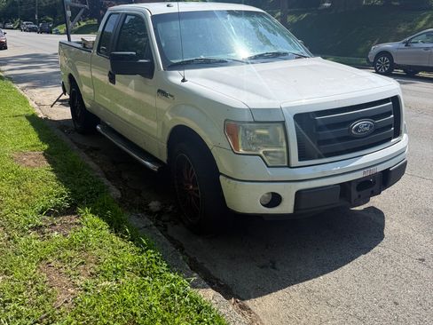 Used 2011 Ford F150 STX w/ Trailer Tow Pkg RWD image 2