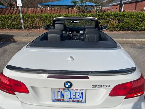Used 2012 BMW 335i Convertible image 6