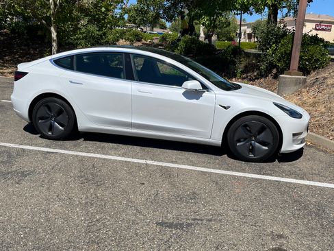 Used 2020 Tesla Model 3 Long Range AWD/4WD image 9