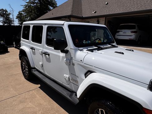 Used 2024 Jeep Wrangler Unlimited Sahara w/ Safety Group AWD/4WD image 6