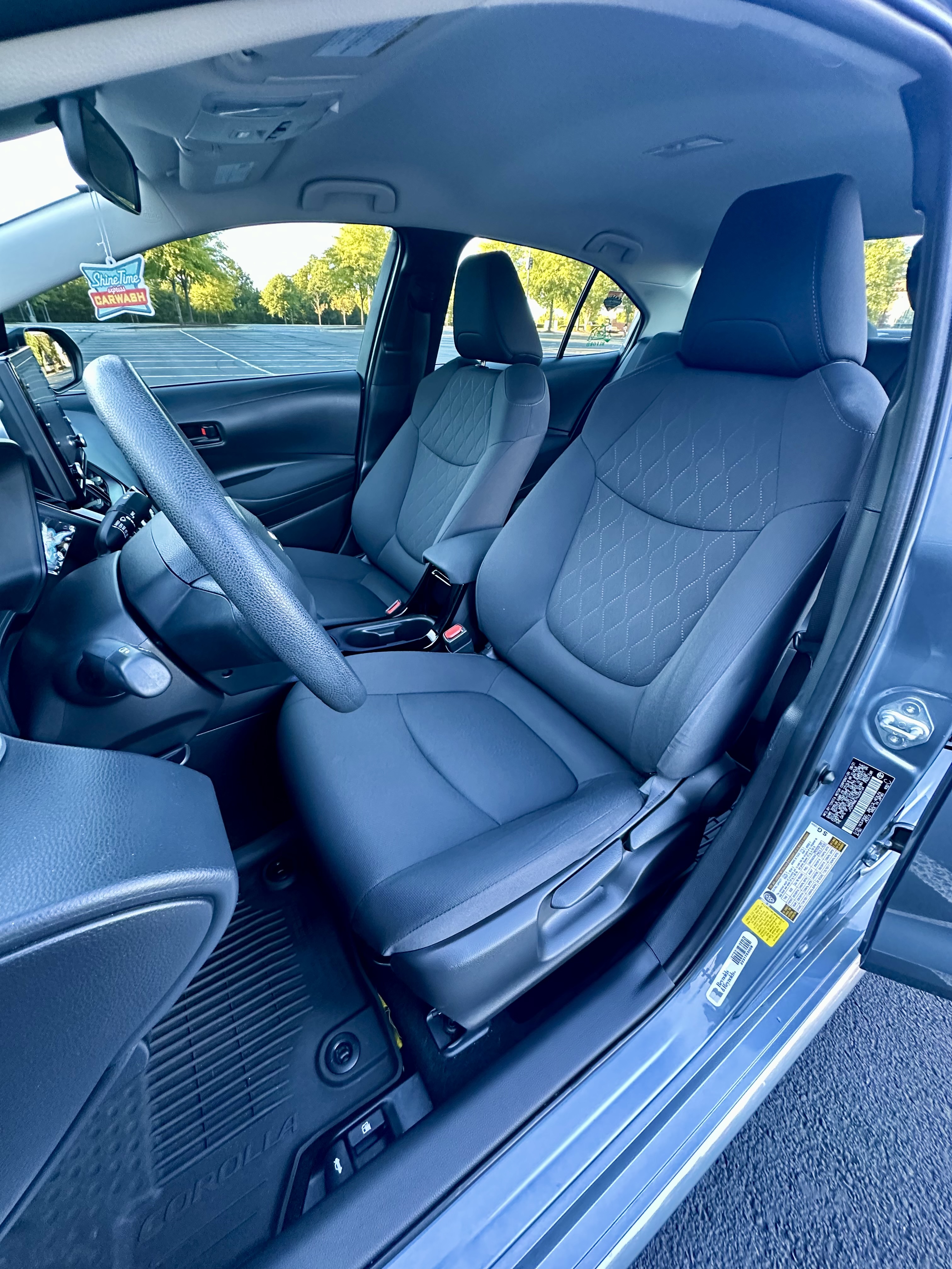 Used 2022 Toyota Corolla LE w/ LE Convenience Package FWD image 11