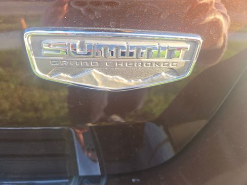 Used 2015 Jeep Grand Cherokee Summit image 21
