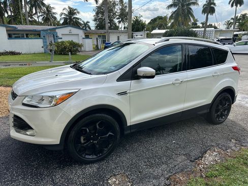 Used 2015 Ford Escape Titanium image 1