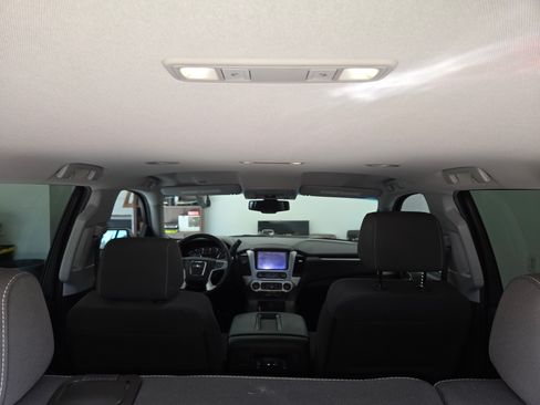 Used 2017 GMC Yukon SLE w/ SLE Value Package image 7