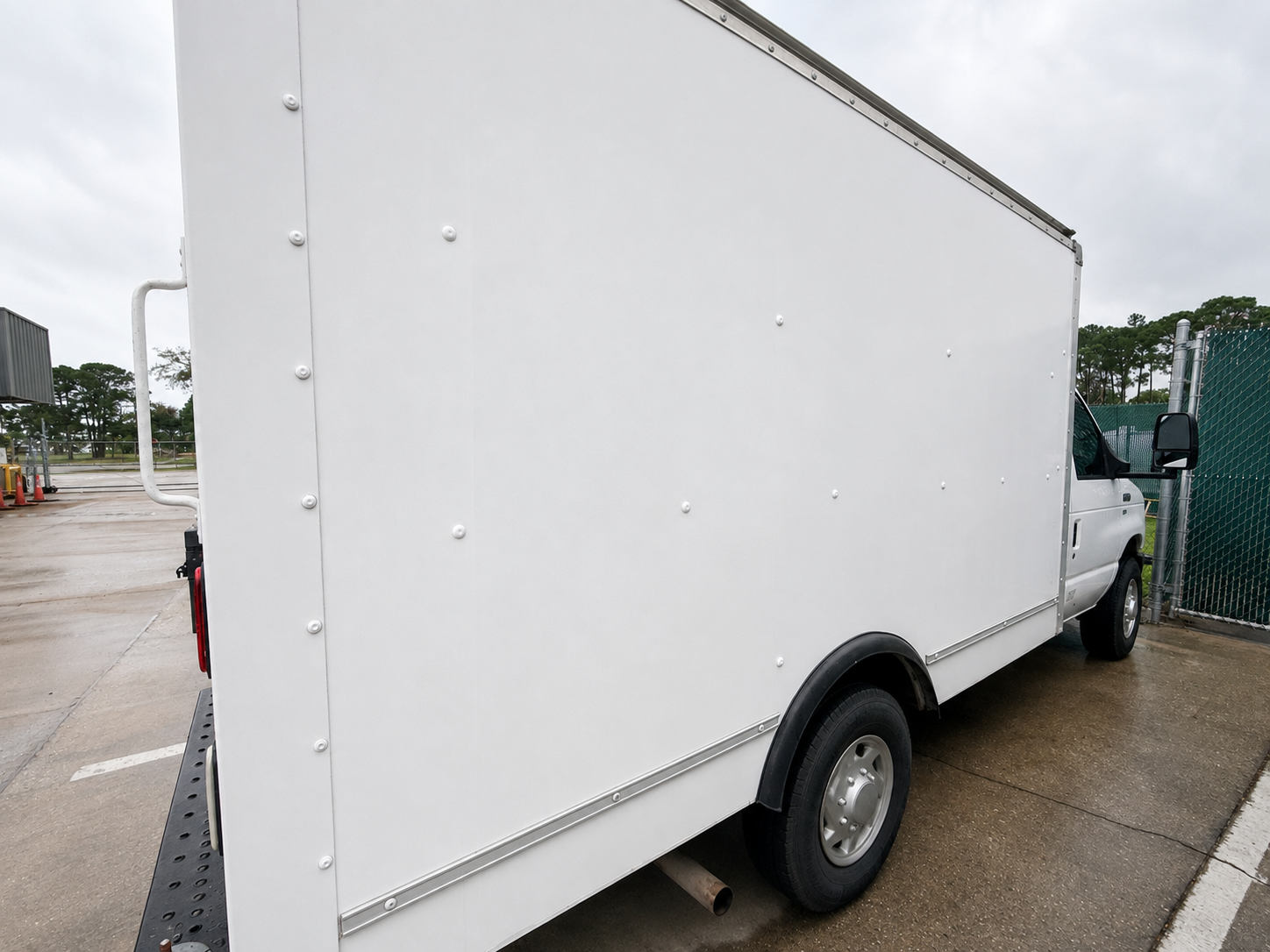 Used 2015 Ford E-350 and Econoline 350 Super Duty RWD image 1