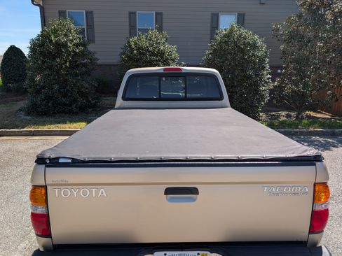 Used 2004 Toyota Tacoma PreRunner image 6