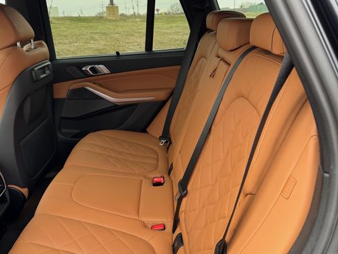 Used 2023 BMW X5 xDrive40i w/ Executive Package image 8