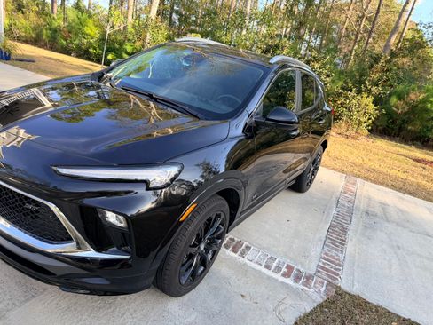 Used 2025 Buick Encore GX Sport Touring w/ Experience Buick Package image 4