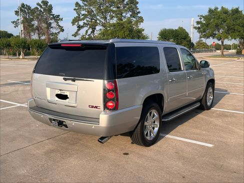Used 2014 GMC Yukon XL Denali AWD/4WD image 5
