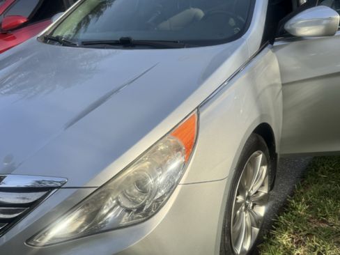 Used 2013 Hyundai Sonata SE w/ Navigation & Sunroof Pkg FWD image 4